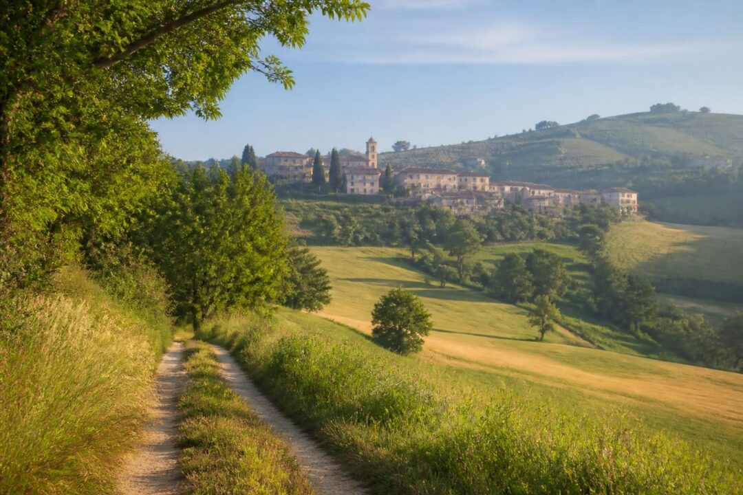 scopri gazzola e dintorni con un itinerario unico alla scoperta del comune che ospita la suggestiva frazione di rezzanello, tra natura, storia e cultura locale.